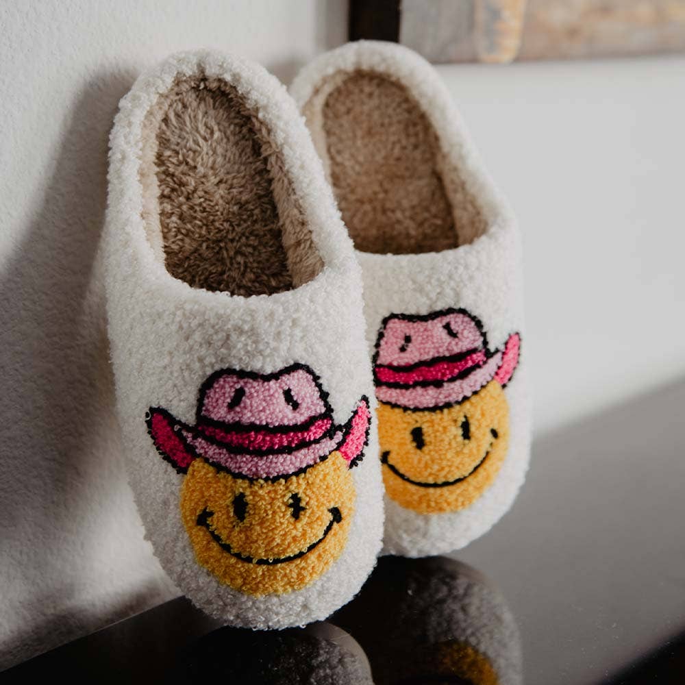 Pink Cowgirl 🤠 Fuzzy Slippers –